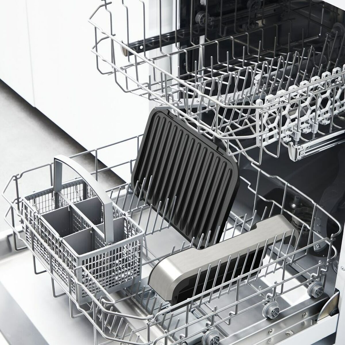 V3H97134ABCD57F88A3C1852C69074AEF2AR5649862P9