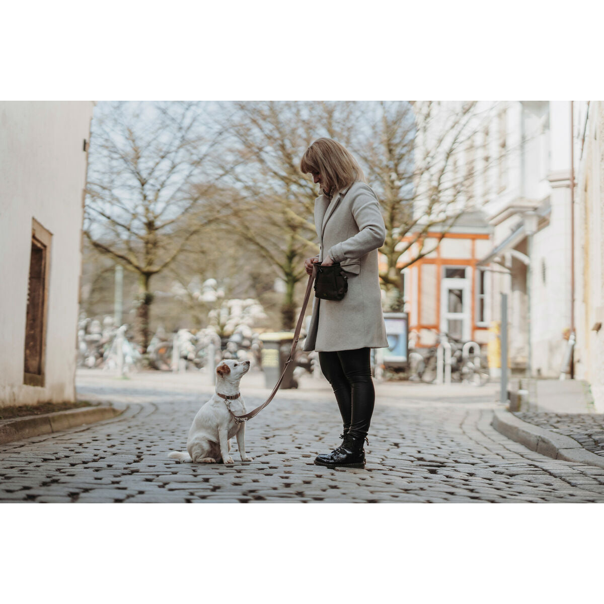 V8H97D9617B951B71C48B81F08A1746E443R6577551P5