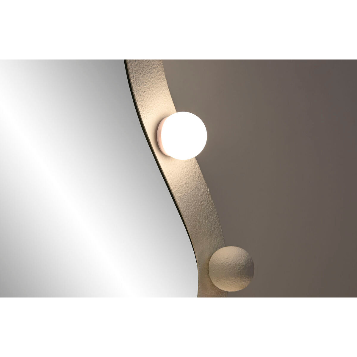 V2HE118D61904CD505029267B22C6C4C21CR7371881P5