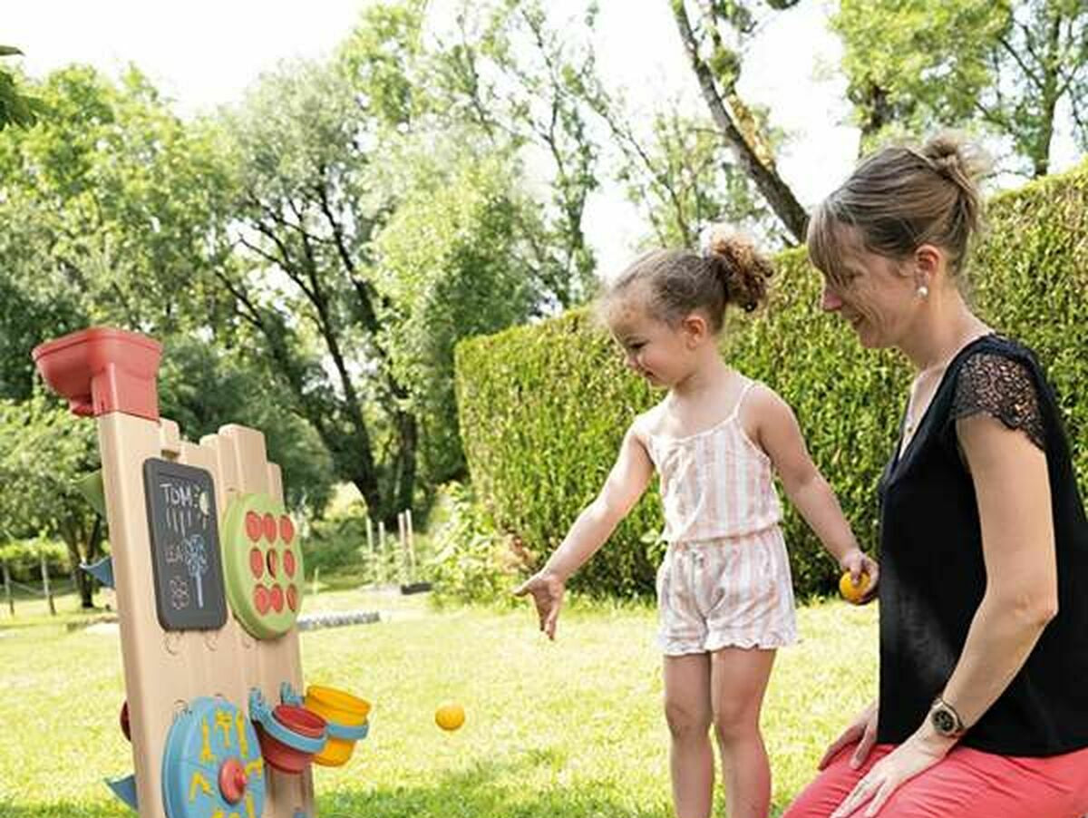 V5HAE88411580CD3EBAEEC98FD1C7ACF3EBR5818396P8