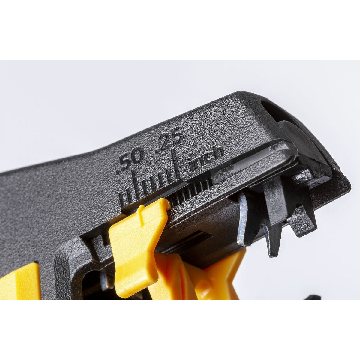 V3HBB7ACEC4DAA297B91C13EB49C6F398D5R6623659P7