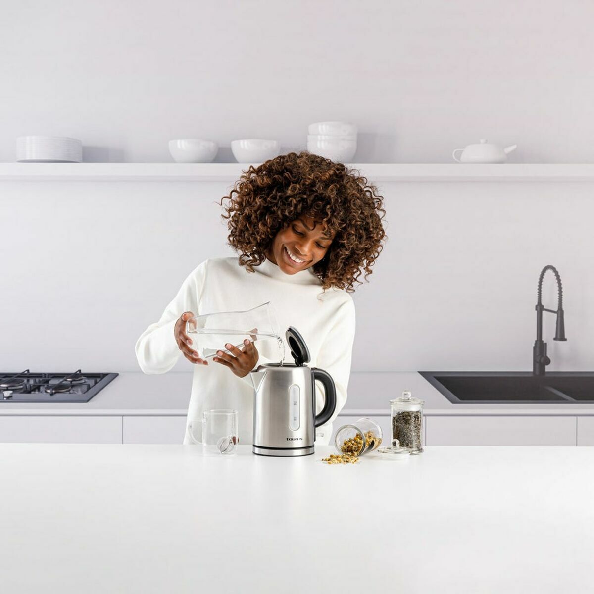 V2HE1CF1EC09C13B4899B5700E278568014R6760735P4