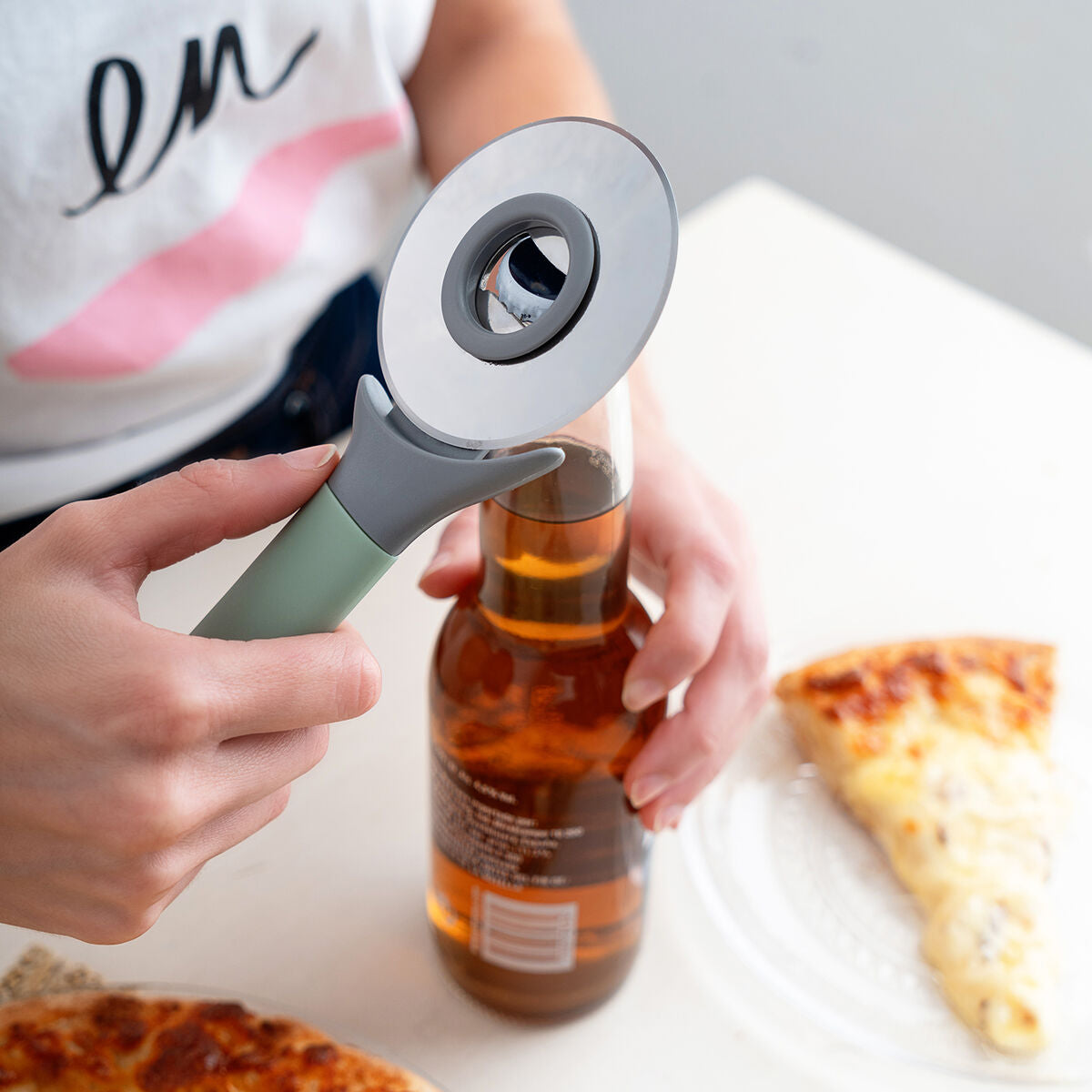 V5H978872DEC318133E85CCE3C45286F757R5340915P6