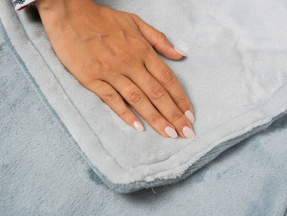 V8H68F525F4DE9EF88381A5F45959B593D2R5235094P4